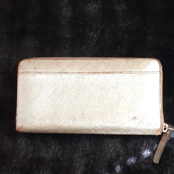Kate Spade Zippered Wallet - Picture 4 of 9
